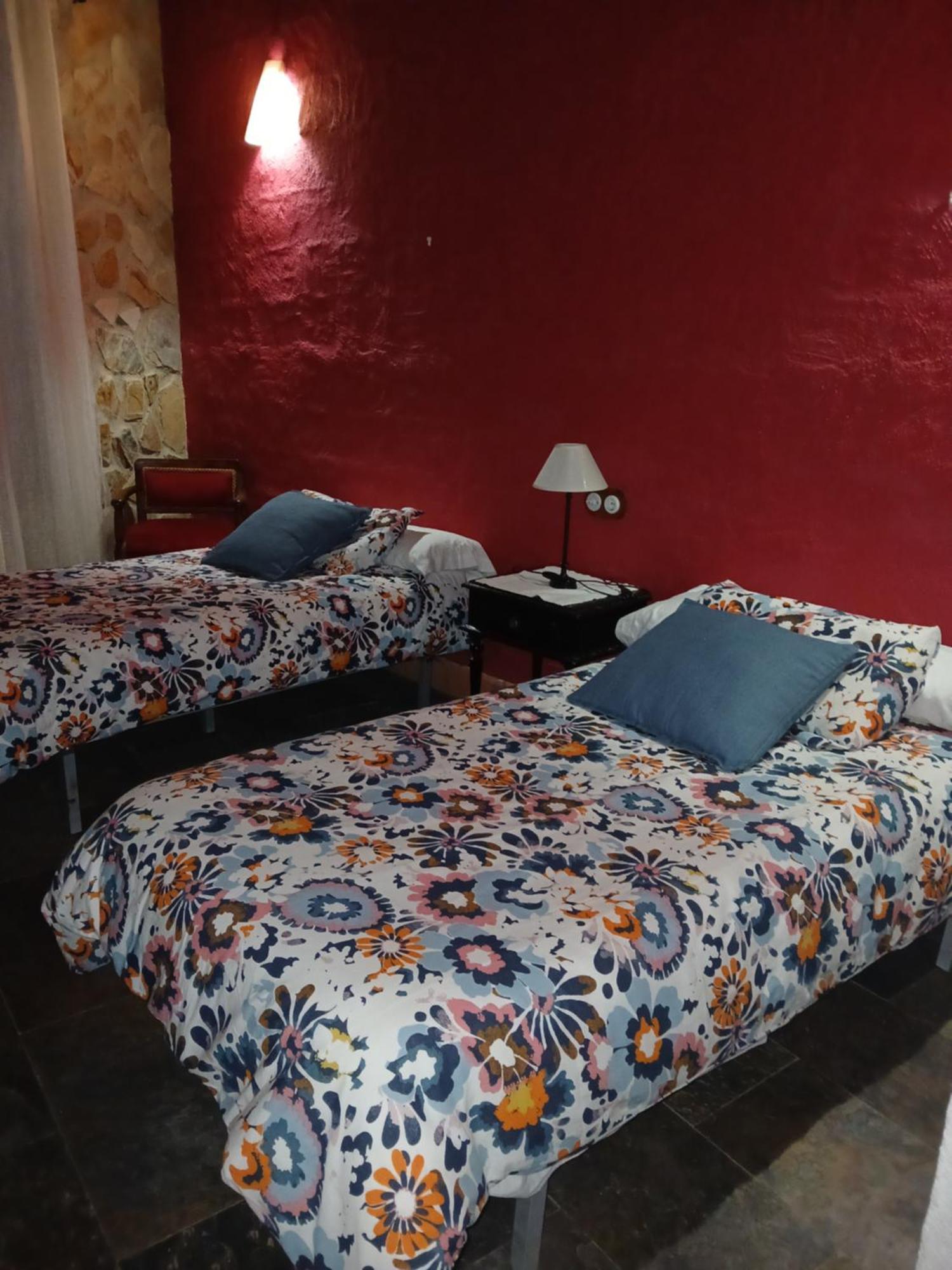 Mirador De Fuentes Pension Fuentes de León Kamer foto