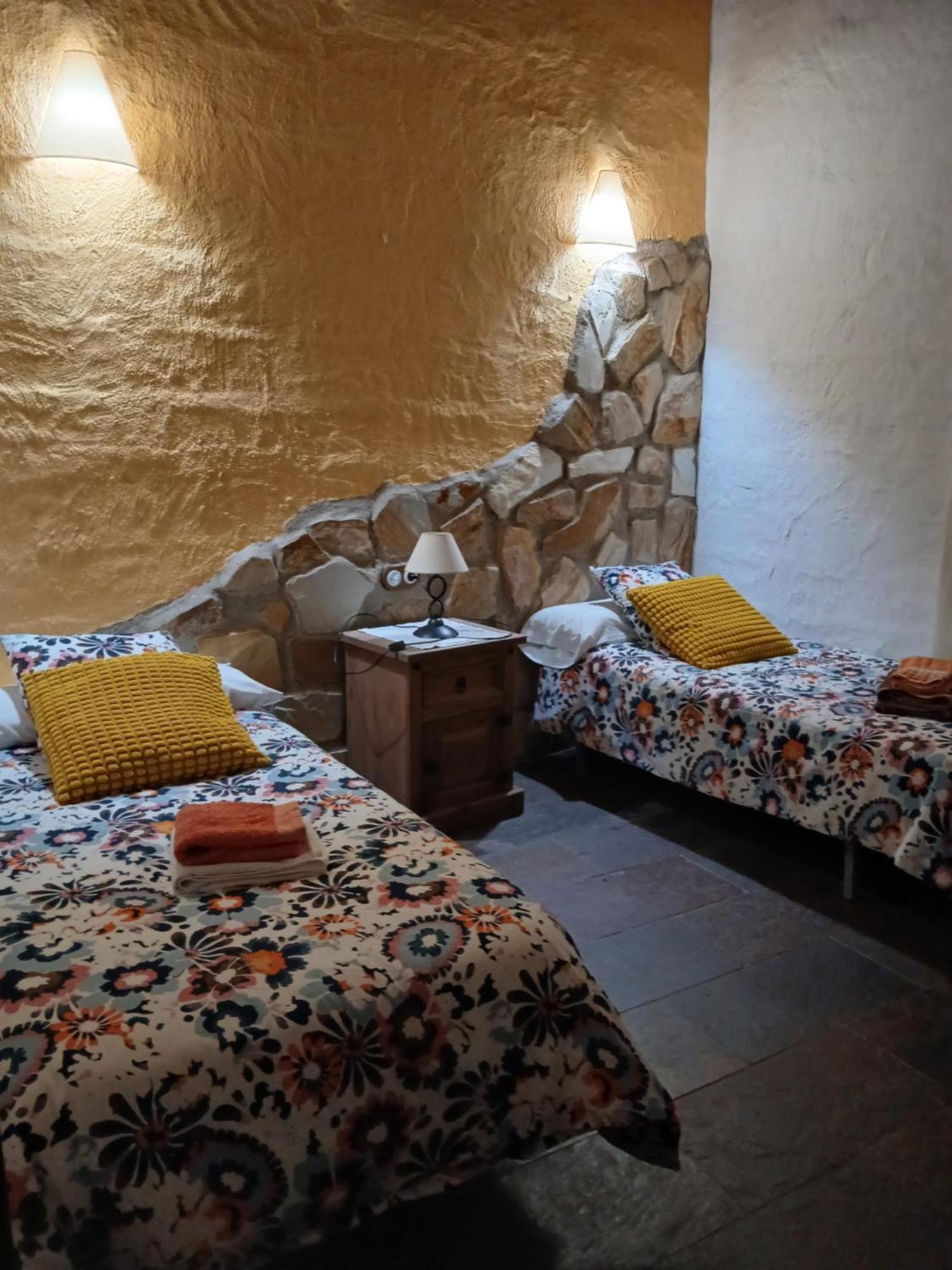 Mirador De Fuentes Pension Fuentes de León Kamer foto