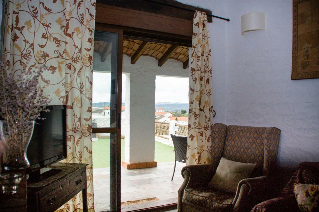 Mirador De Fuentes Pension Fuentes de León Buitenkant foto