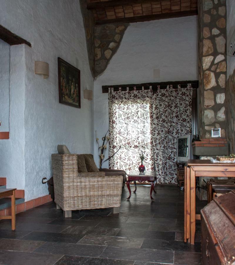 Mirador De Fuentes Pension Fuentes de León Buitenkant foto