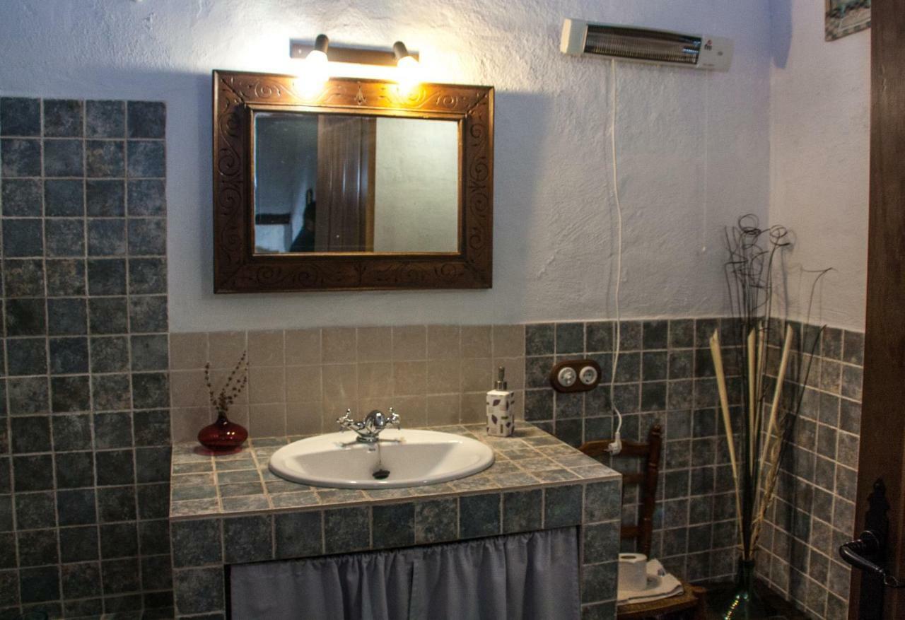 Mirador De Fuentes Pension Fuentes de León Buitenkant foto